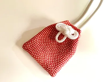 着物リメイクお守り袋(表)