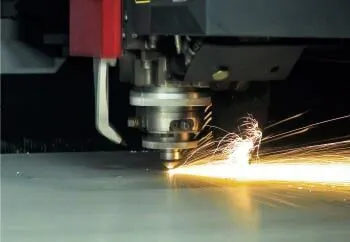 レーザー加工機(1)