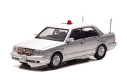 1/43 トヨタ クラウン (JZS155Z) 2000 大阪府警察交通部交通機動隊車両 (覆面 銀)：左前