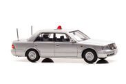 1/43 トヨタ クラウン (JZS155Z) 2000 大阪府警察交通部交通機動隊車両 (覆面 銀)：右横
