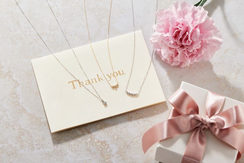 感謝の想いを伝えるダイヤモンドジュエリー
～ 5月14日（日）は母の日 ～