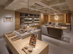 新橋玉木屋 本店　店内