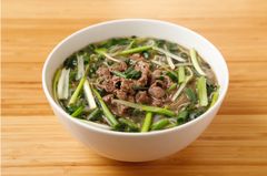 メニューは牛肉のフォーのみ