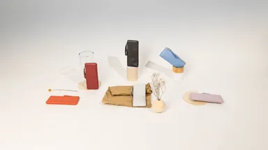 特典：アップレザーペンケース MAIA