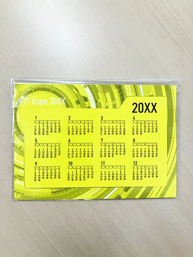 張り付くフレームカレンダー