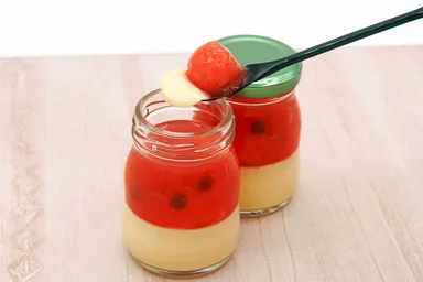 ゴロっと果肉が特徴的な「植木すいかプリン」