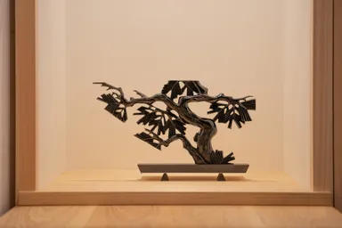 写真15：建物で使用されていた欄間を使用したアート「Ranmatsu」