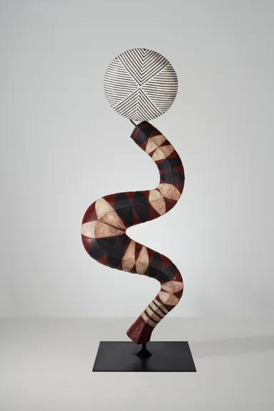 Lunar Eclipse - Amaterasu - 天照大神, 2022, Wood (camphor tree) , iron and acrylic, 320.0×118.0×100.0cm　 （C）IDA Studio Inc.