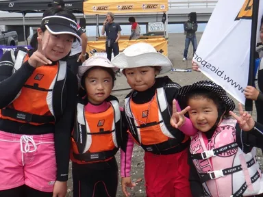 女性から子供まで