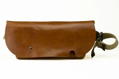 MESSENGER BAG CAMEL