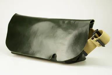 MESSENGER BAG DARK GREEN