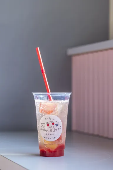 フルーツゼリーのいちごソーダ