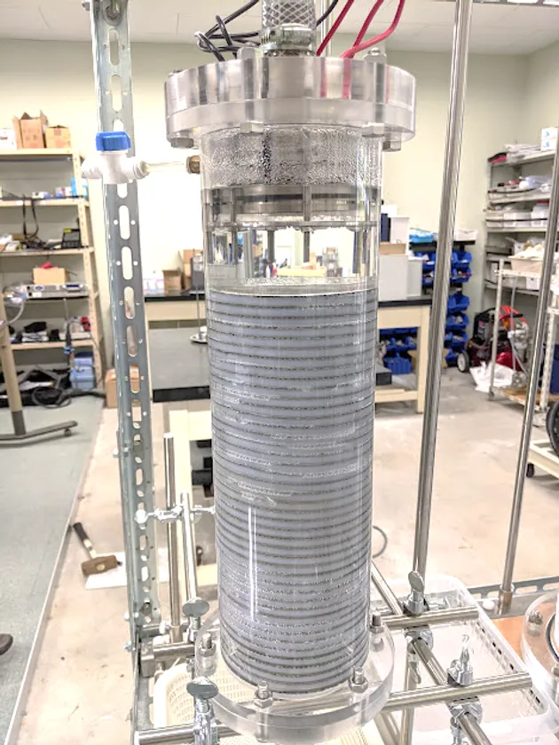工学院大学研究成果を活用して開発されたオゾン水生成装置が