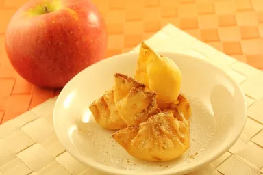 「餃子の皮のアップルパイ」