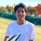 テニスコーチ・鈴木翔