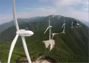 山の尾根筋での風車建設