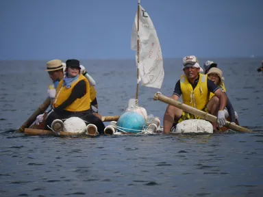 浮遊物で作るイカダで脱出