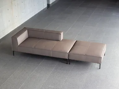 「ケートス」オープンコーナーソファ180＋オットマンのレイアウト(革classT.テルマール0714)