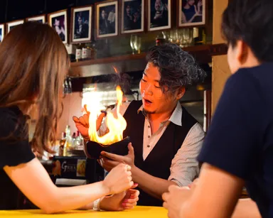 至近距離のマジックショー