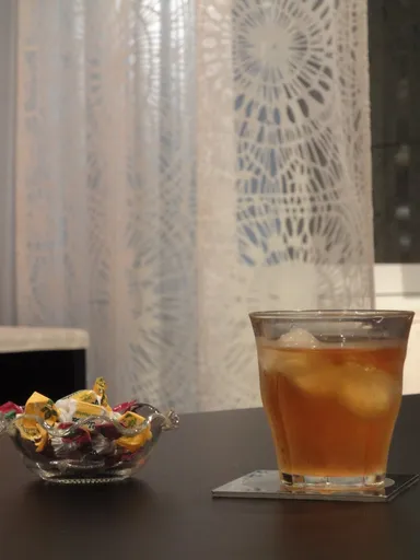 冷たいお飲み物とハーブキャンディー