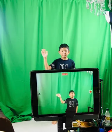 グリーンバックでプレゼン撮影