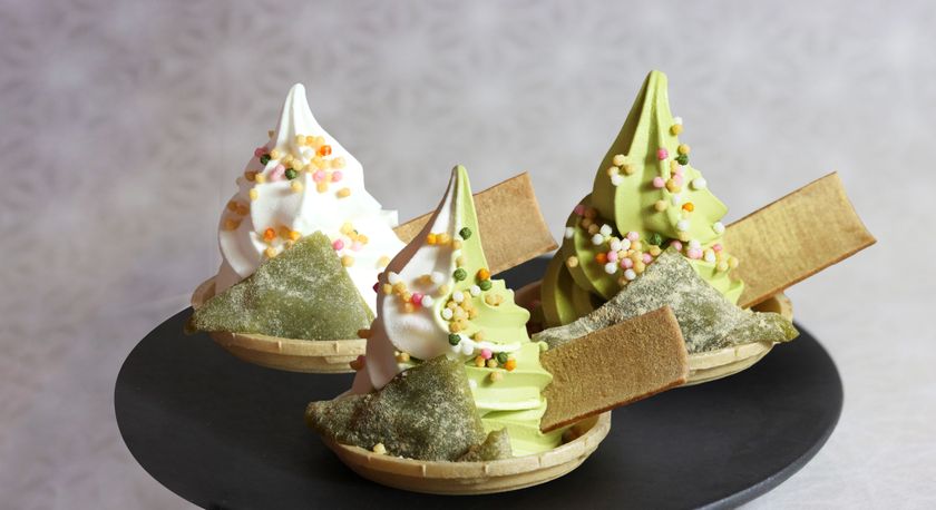 こたべ×最中×ソフトクリーム
食べ歩きにもおすすめ!八ッ橋専門店が提供する
「こたべ最中ソフト」
2023年9月1日(金)より、おたべ嵐山店にて発売開始!