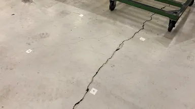 危険なひび割れ