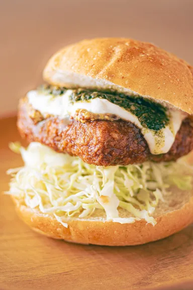 テンペストカツバジルバーガー　1,350円