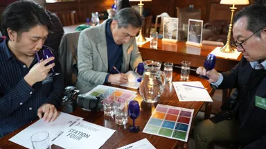 ゲストのテイスティングシーン