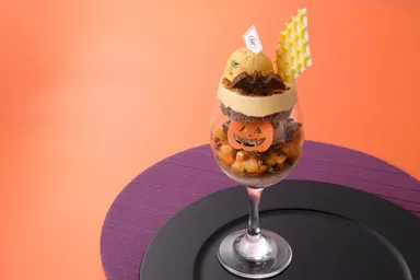 本店サロン限定 ハロウィンパフェ ＜パンプキン ビー＞
