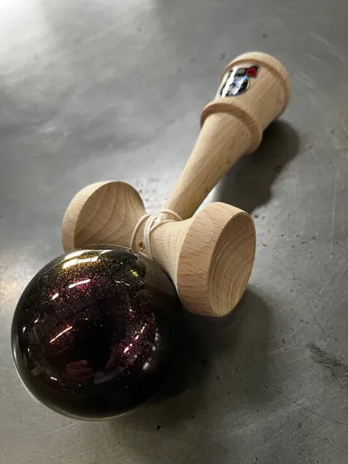 採用者プレゼントのけん玉