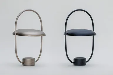 ２色のカラー展開