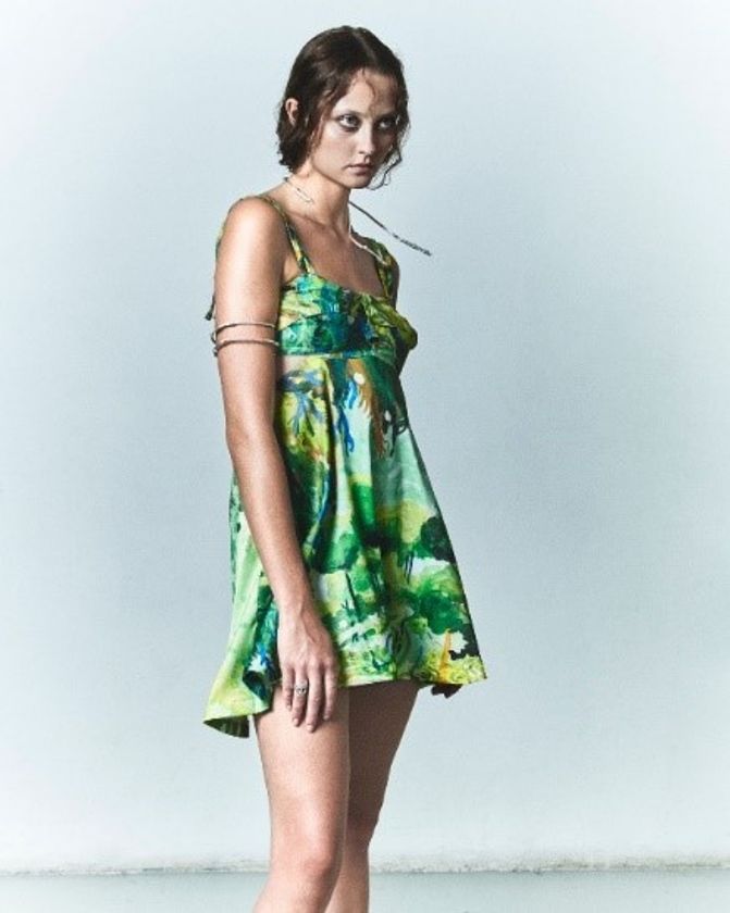 インクジェット捺染プリンター「FOREARTH」と
Flora Rabitti氏のコラボレーション作品
ミラノファッションウィーク2024年春夏コレクションにて発表