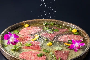 兵庫但馬の泉 神戸牛但馬玄使用　10,780円(税込)