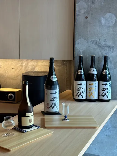 日本酒バー店内写真