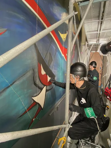 『明日の神話』修復の様子