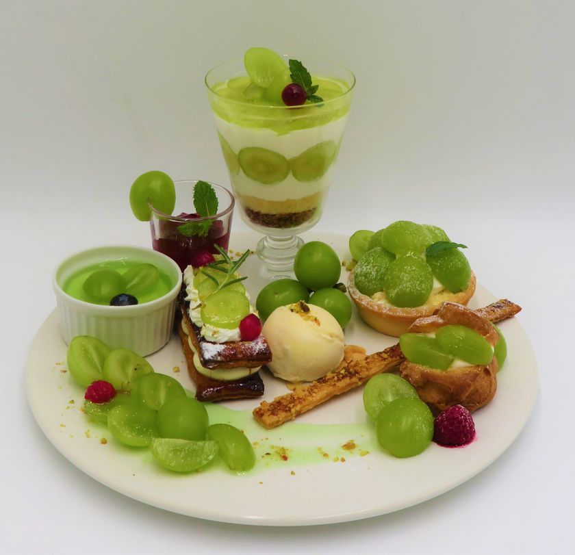 【近鉄百貨店奈良店】フルーツ&スイーツカフェ「フルフルール」で
奈良店限定のシャインマスカットメニューが登場!