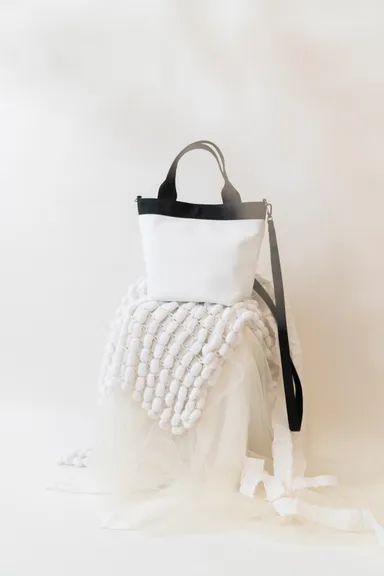 エッグシェル　トートバッグ(Mサイズ)