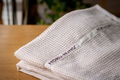 オシャレなワッフル柄の「MOKU-NUNOタオルケット」