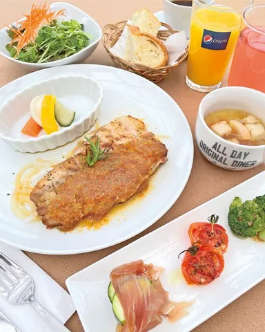 グローウェルスペシャルランチ