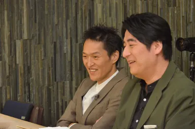 左からジュニア、佐久間