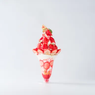 ムッシュ マスノ アルパジョン「宮城の恵み いちごパフェ」