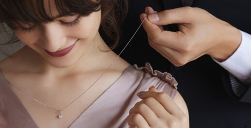 ふたりの愛を永遠につなぐダイヤモンドの婚約ネックレス
新作の4デザインが11月1日(水)発売