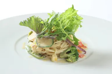 冷製茹で野菜とサラダの冷製スパゲティーニ