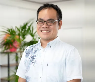 学院長　根間 玄隆氏