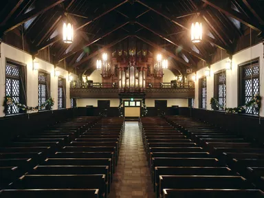 明治学院礼拝堂(内部)