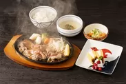 牛たんレモンステーキ定食と長崎カステラアイスセット 2,180円(税込)