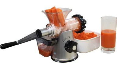 ニンジンの搾りジュース