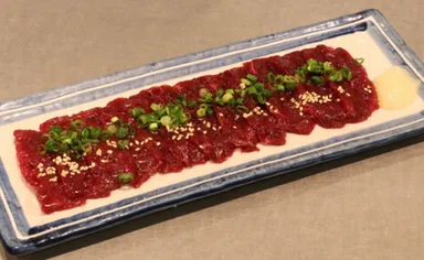 魚金ならでは「鯨刺し」