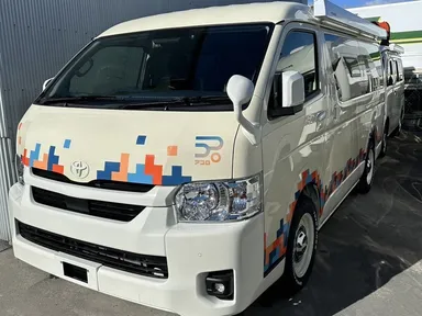 京都精華大学キャンピングカー「アコロ」外観